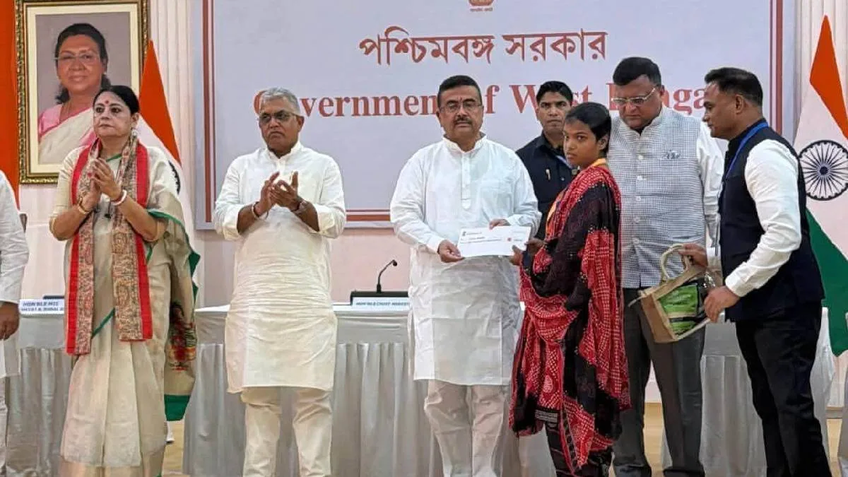 প্রধানমন্ত্রীর জন্মদিনে ঢুকবে অন্নপূর্ণা যোজনার টাকা, না পেলে হেল্পলাইন নম্বর দিলেন মুখ্যমন্ত্রী