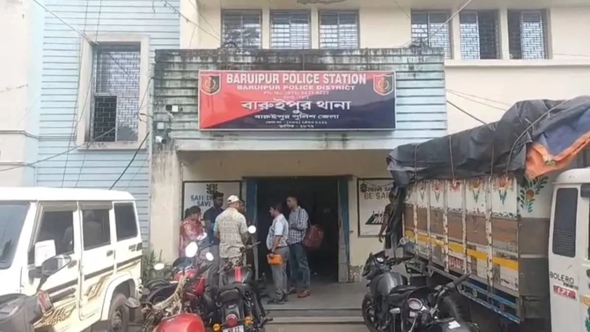 তৃণমূলের পঞ্চায়েত প্রধানকে বেধড়ক মারধর বারুইপুরে, হাসপাতালে চিকিৎসাধীন