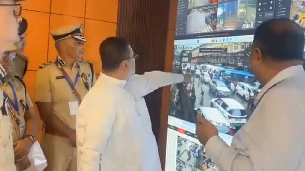 ‘ইচ্ছাকৃতভাবে যানজট দেখলে ফোন করুন’, ট্রাফিক ব্যবস্থার ভোলবদলে হেল্পলাইন নম্বর দিলেন মুখ্যমন্ত্রী