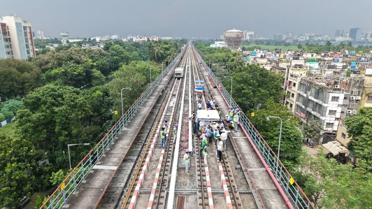 বেলেঘাটা-আইটি সেন্টার মেট্রোপথে ট্র্যাকের কাজ শেষ, এবার বসবে বৈদ্যুতিক পরিকাঠামো