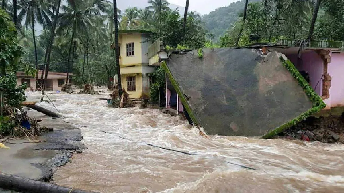 আকস্মিক হড়পা বান ও ভূমিধসে বিপর্যস্ত কেরল, মৃত অন্ততপক্ষে ৬,  নিখোঁজ বেশ কয়েকজন