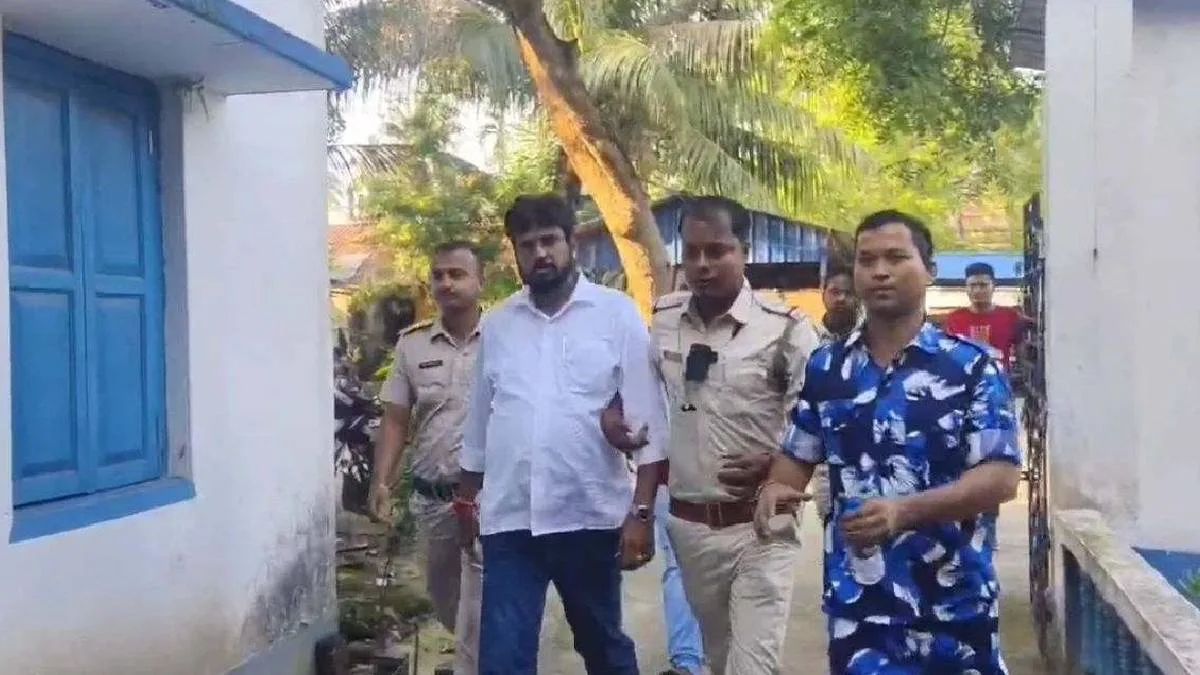 বেআইনি আগ্নেয়াস্ত্র-সহ গ্রেপ্তার প্রাক্তন তৃণমূল বিধায়ক, বিশ্বজিৎকে ধরল গোপালনগর থানার পুলিশ
