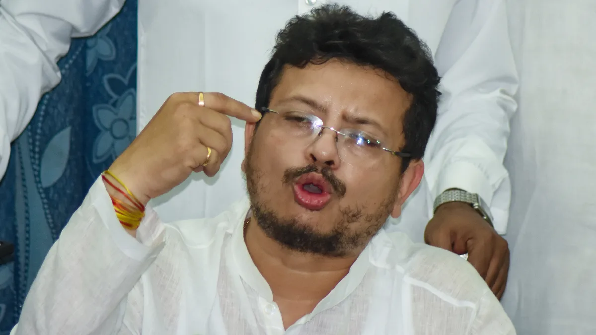 ‘তৃণমূল কংগ্রেস পরিবারভিত্তিক পার্টি নয়, কারুর বাপের…’ কমিশনের বৈঠক শেষে চাঁচাছোলা মন্তব্য ঋতব্রতের