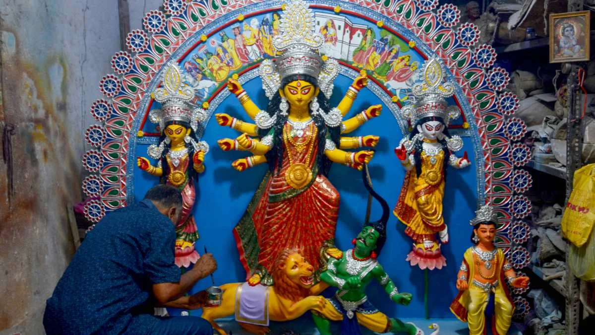 শরৎ এল রে:  লক্ষ্মী-সরস্বতী ও গণেশ-কার্তিক কি দুর্গারই সন্তান?
