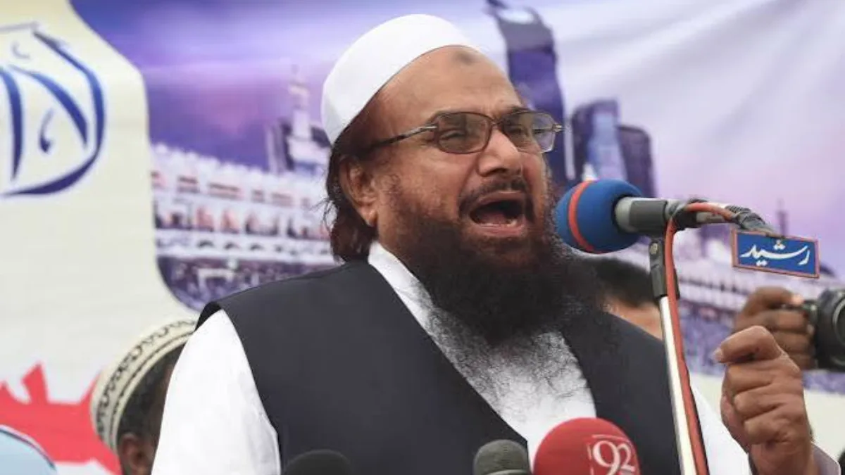 পাকিস্তানে বসেই কাশ্মীরে জঙ্গি তৎপরতা! হাফিজ সইদের বিরুদ্ধে ফের জামিন-অযোগ্য পরোয়ানা