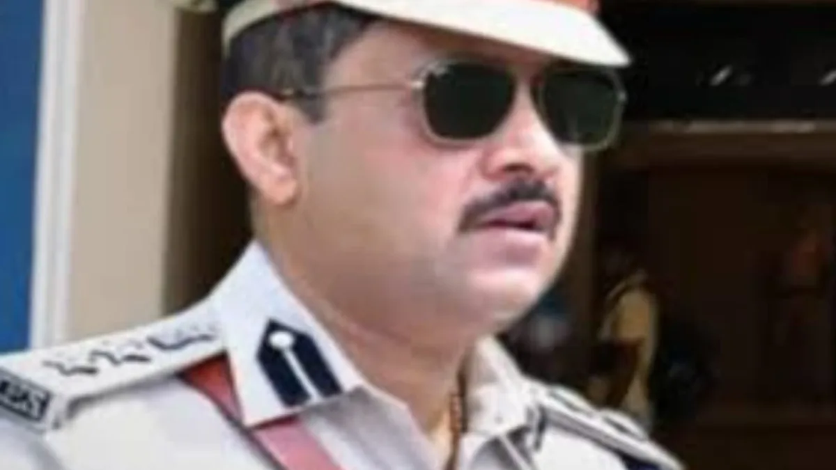ভিলাইয়ে কোটি কোটি টাকার লোহা চুরি, দিল্লি ঘুরে রাজ্যে ফিরছেন নগেন্দ্রনাথ ত্রিপাঠি