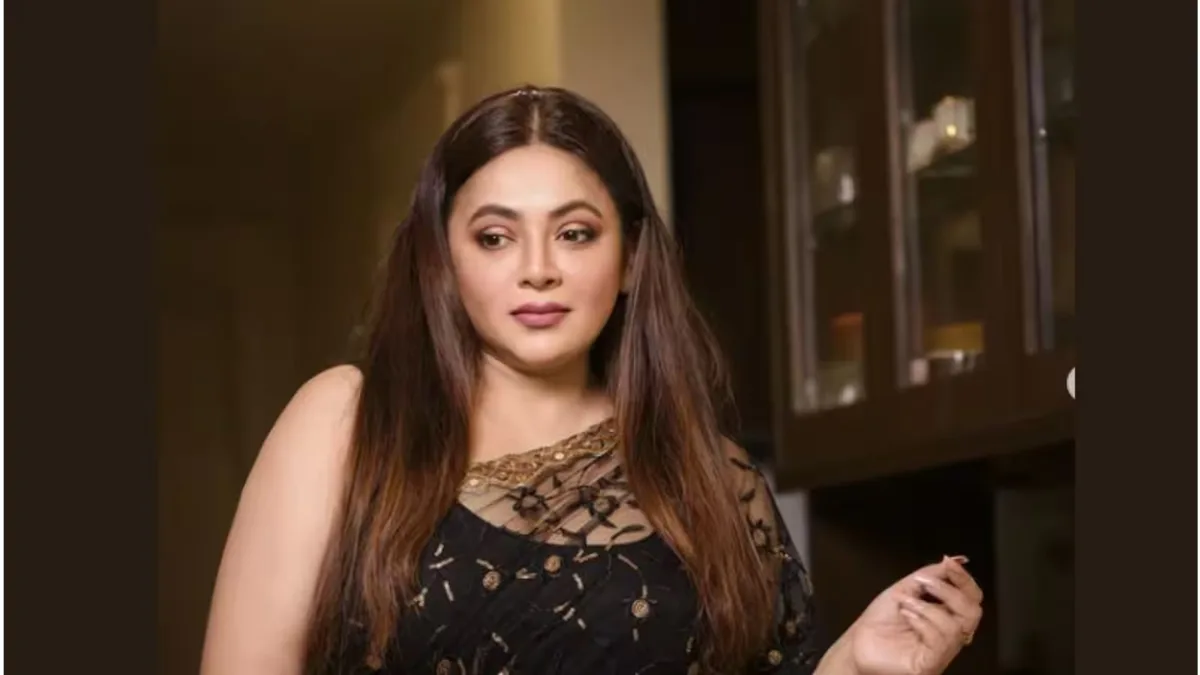 ‘কার্টুন’ বলে দায় এড়ানো যাবে না, তবে অপরাধও নয়! শ্রীলেখাকে রক্ষাকবচ হাইকোর্টের