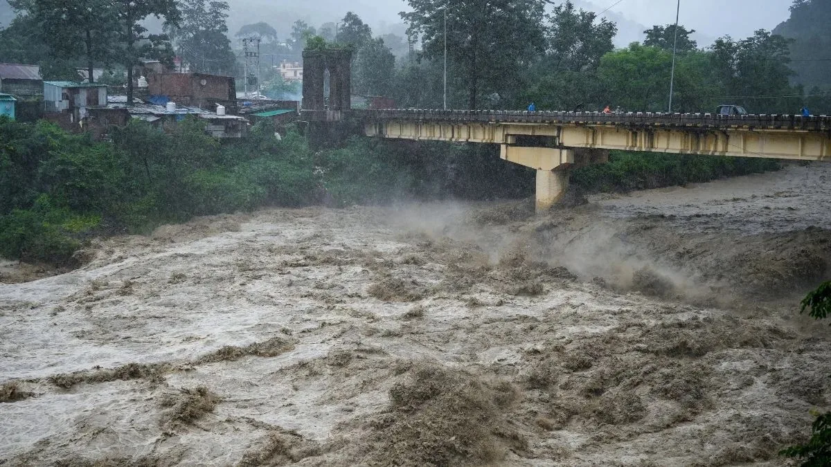 উত্তরাখণ্ডে বৃষ্টি ও ধসের জেরে ৩ শিশু-সহ ১১ জনের প্রাণহানি, নিখোঁজ ২, বন্ধ রাস্তা