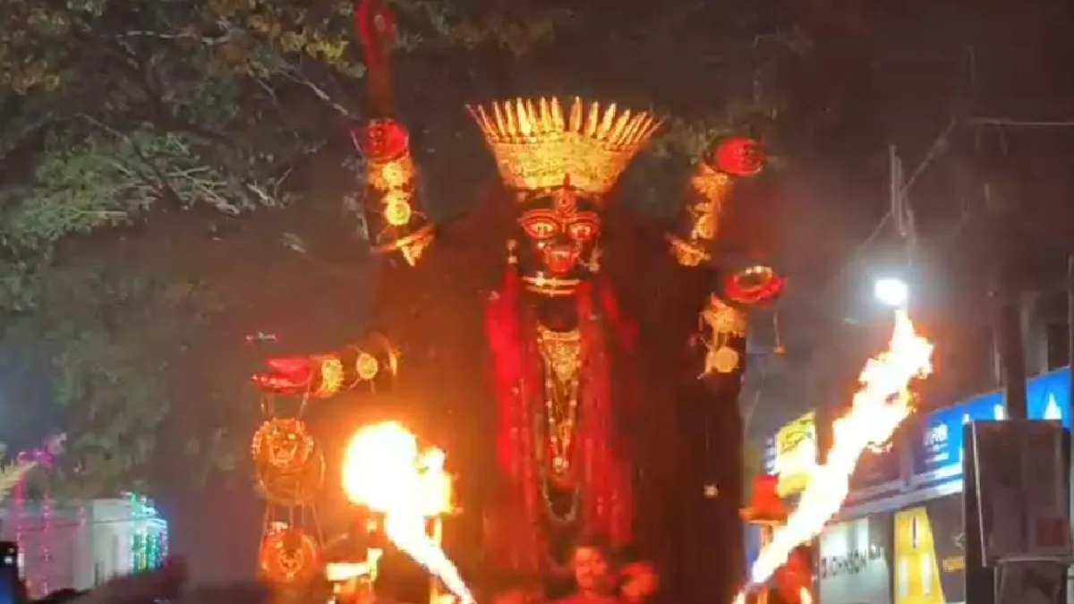 ভিড় নিয়ন্ত্রণ ও নিরাপত্তা জোরদার করতে বদলে গেল শান্তিপুরের বিখ্যাত বামা কালীর নাচের স্থান