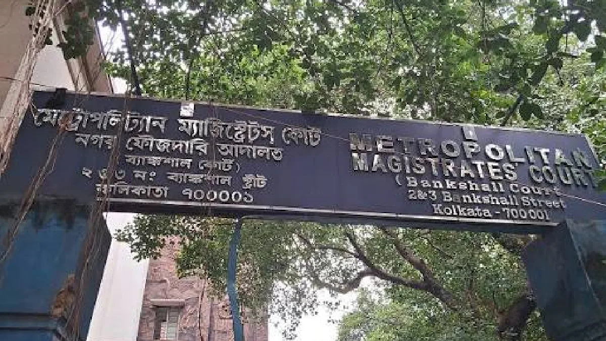 সরকারি আইনজীবীদের মামলা ঘিরে ব্যাঙ্কশাল আদালত চত্বরে উত্তেজনা, অনির্দিষ্টকালের জন্য কর্মবিরতি ঘোষণা