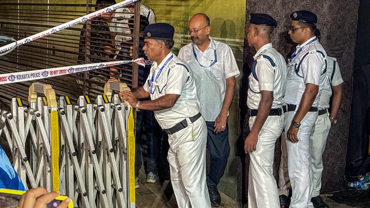 চোরাবাগান সর্বজনীনে মৃতদের নাম ও ঠিকানা প্রকাশ