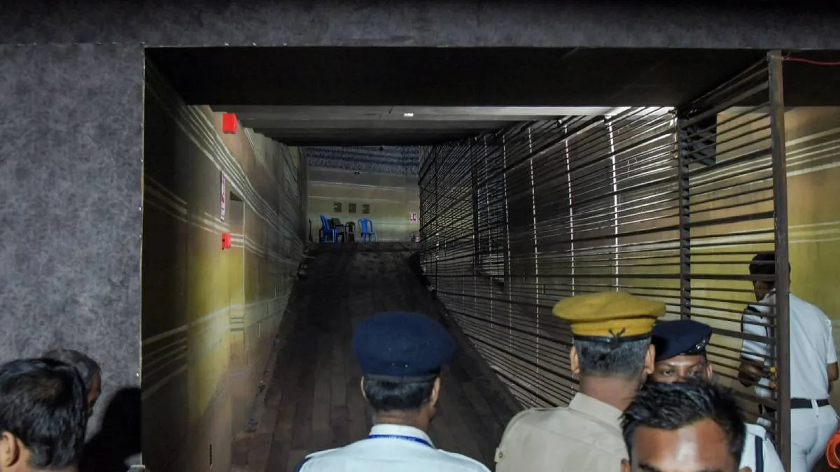 চোরবাগান ঘটনায় গ্রেপ্তার পুজো কমিটির দুই কর্তা-সহ সাত জন, আহতদের মেডিক্যাল কলেজে দেখতে অমিত শাহ