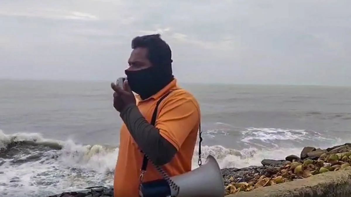 শক্তি হারিয়ে নিম্নচাপে পরিণত ঘূর্ণিঝড়, কলকাতা-সহ দক্ষিণবঙ্গে বৃষ্টির পূর্বাভাস