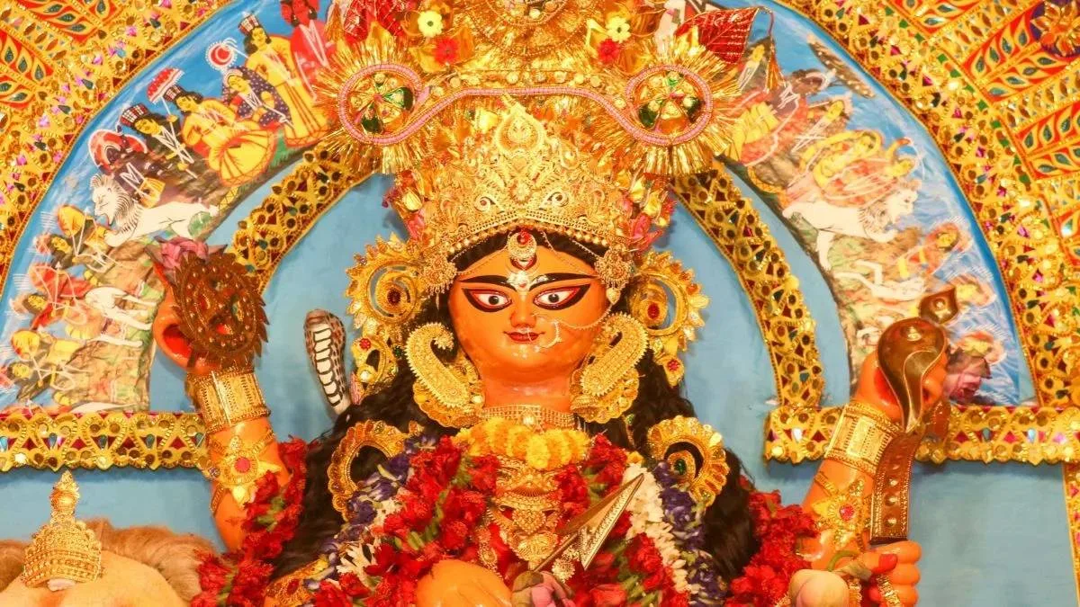 চোরবাগানের ঘটনার পর সতর্ক পুলিশ, চন্দননগরের জগদ্ধাত্রী পুজোর মণ্ডপে চওড়া হবে ঢোকা ও বেরোনোর পথ