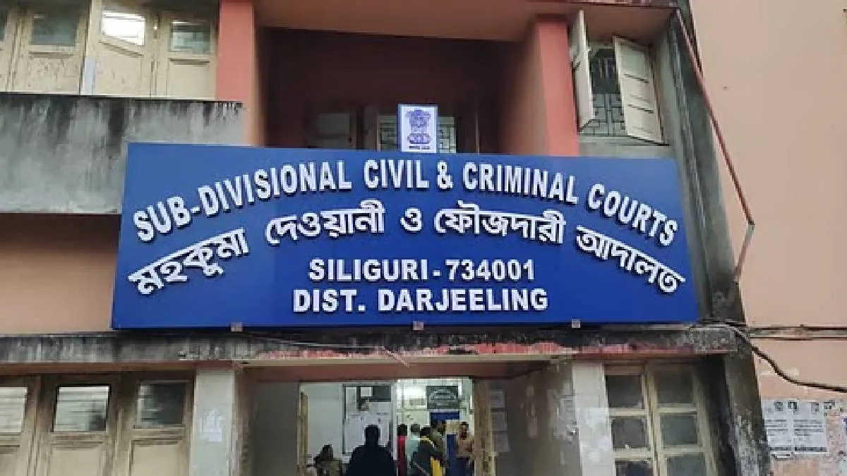 হিজাব পরা মহিলা বিচারককে দেখে ‘জয় শ্রীরাম’ স্লোগান অভিযুক্তের, আদালতকক্ষে আলোড়ন