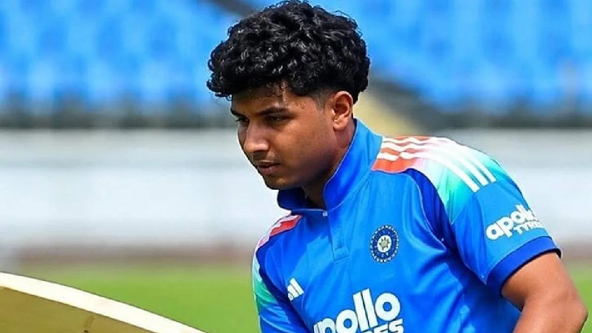 বীরুর ছায়া দেখা যাচ্ছে তাঁর ছেলের ব্যাটেও! অনূর্ধ্ব-১৯ ক্রিকেটে ঝড়ের বেগে ১৭৩ তুললেন আর্যবীরও
