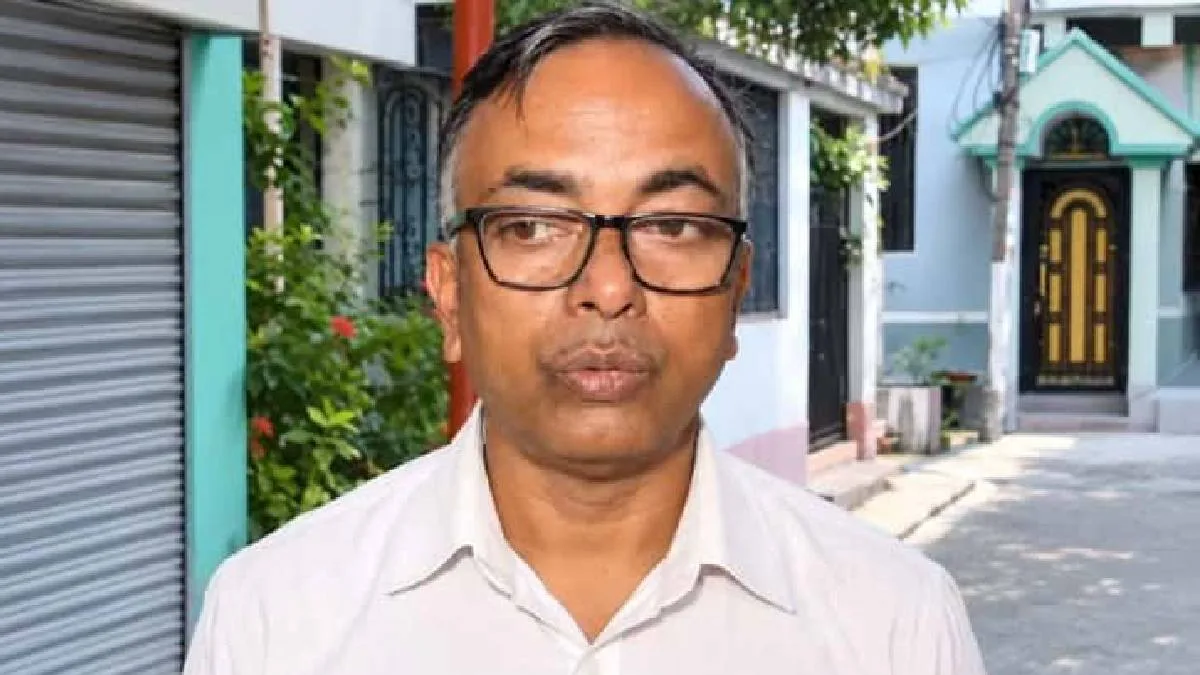 জামিন পেয়েছেন সন্দীপ ঘোষ, আন্দোলনের হুঁশিয়ারি দিলেন ক্ষুব্ধ অভয়ার বাবা