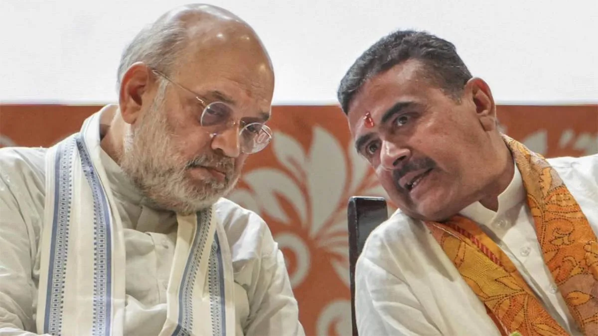 মুখ্যমন্ত্রীকে সঙ্গে নিয়ে কালীঘাটে পুজো দিলেন স্বরাষ্ট্রমন্ত্রী, চোরবাগানে আহতদের দেখতেও গেলেন