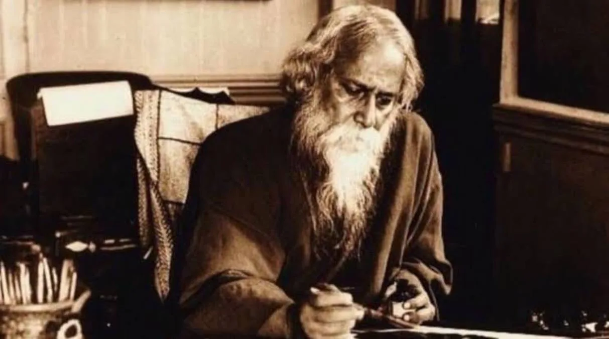 Rabindra Alekhye Nari Chortrara