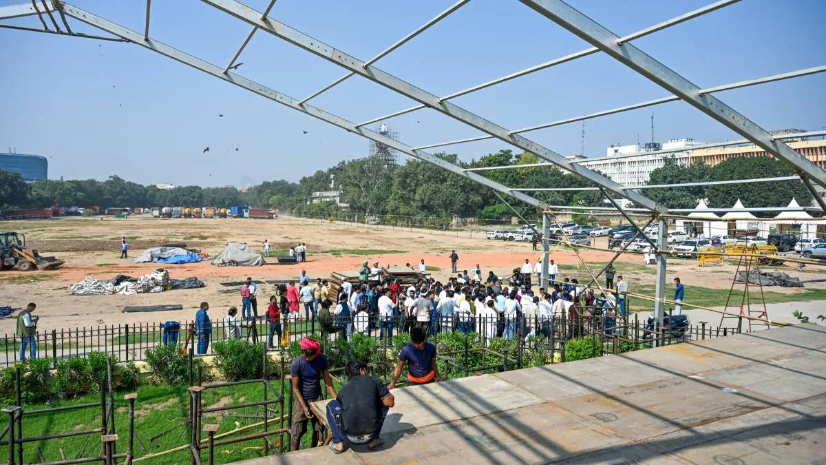রামলীলা ময়দানে সভার ছাড়পত্র মিললেও মিছিলে আপত্তি পুলিশের! রামলীলায় জমায়েতের ডাক দীপকে-নেহার