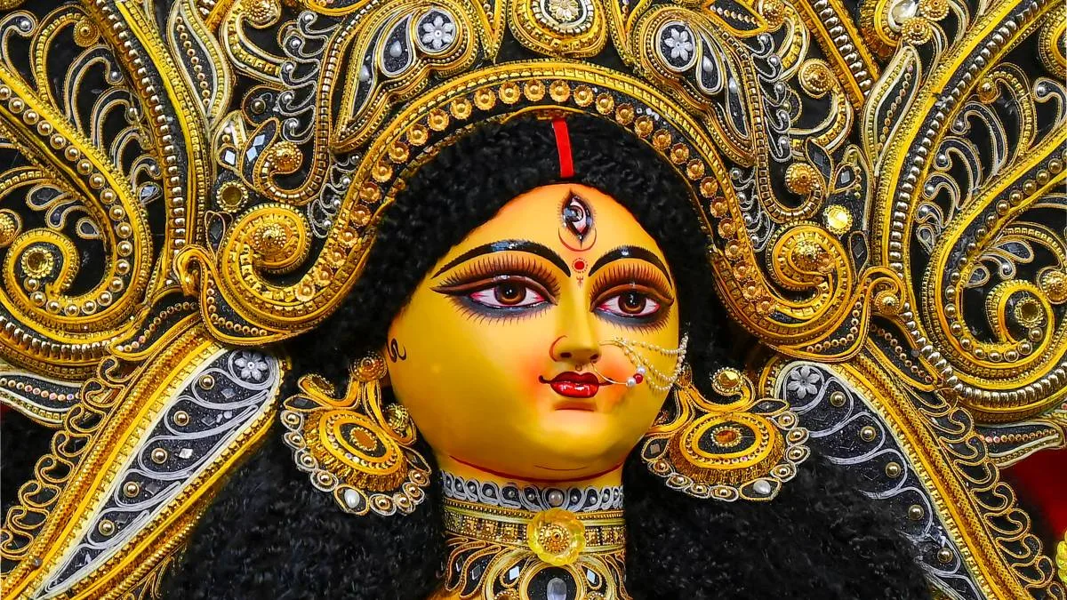শরৎ এল রে: দেবী দুর্গার মর্ত্যে আগমন এবং গমন কিসের উপর নির্ভর করে জানেন, তাহলে জেনে নিন