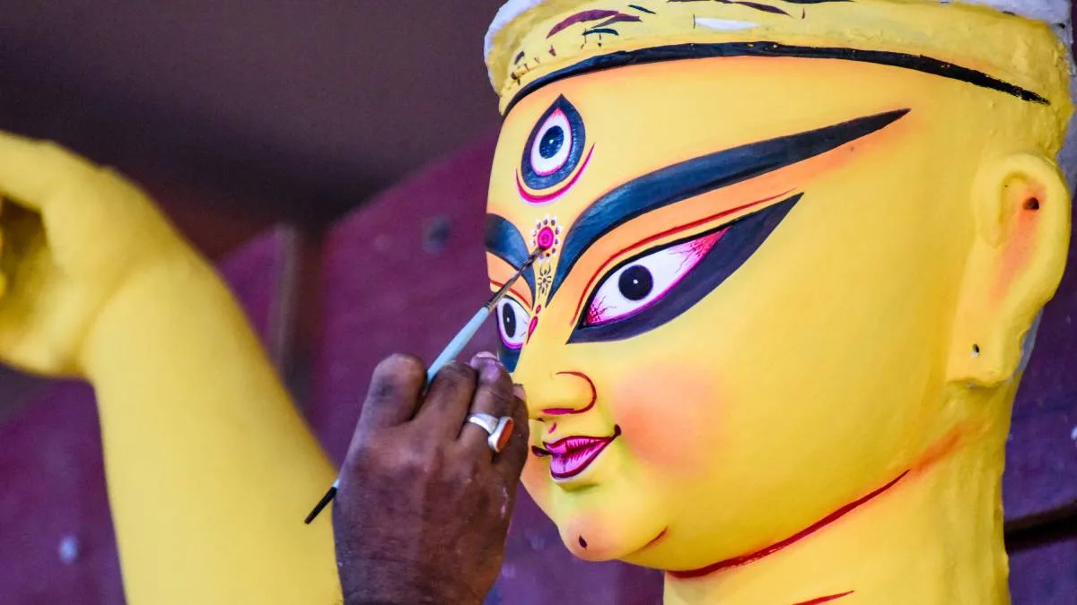 শরৎ এল রে: মহালয়ার দিনেই হয় দুর্গাপুজো ও বিসর্জন, বার্নপুরের কালীকৃষ্ণ আশ্রমে ৮৭ বছরের ঐতিহ্য দেখতে ভক্তদের ভিড়