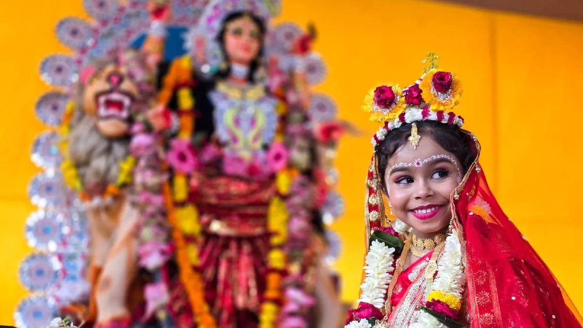 শরৎ এল রে: দুর্গা অষ্টমীতে কুমারীপুজো কেন হয়?