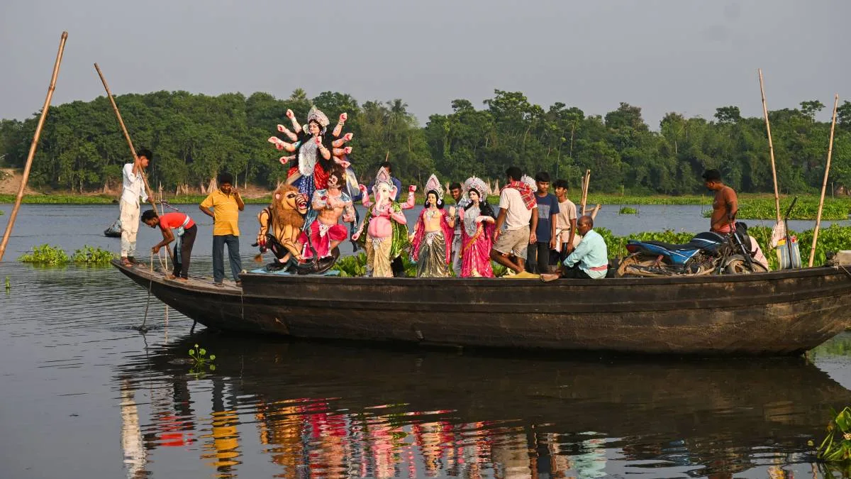 শরৎ এল রে: উমা চারদিন বাপের বাড়িতে থাকলে মহাদেব কি তাঁকে চোখে হারান?