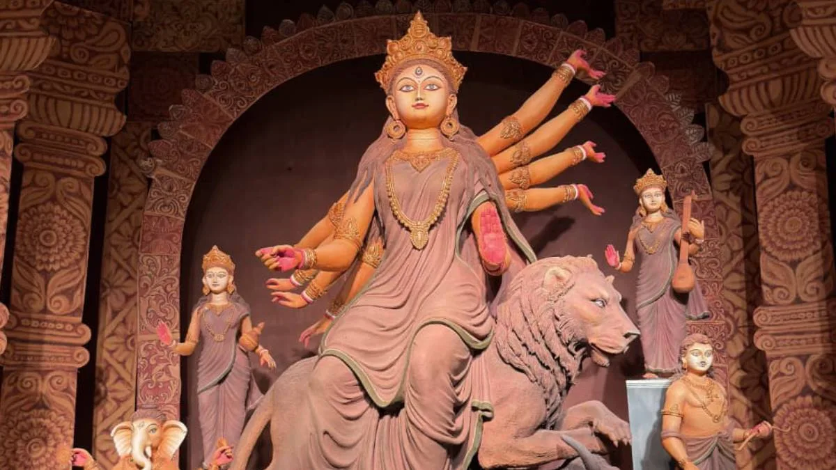 শরৎ এল রে: কেষ্টপুর প্রফুল্লকাননে (পশ্চিম) আদিবাসীবন্দের নিবেদন ‘যাহাতে মন রমি’