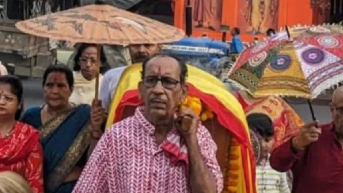 শরৎ এল রে: ঢাকের তালে, শঙ্খধ্বনিতে জোড়বাড়ির পুজোয় নবপত্রিকার আগমন
