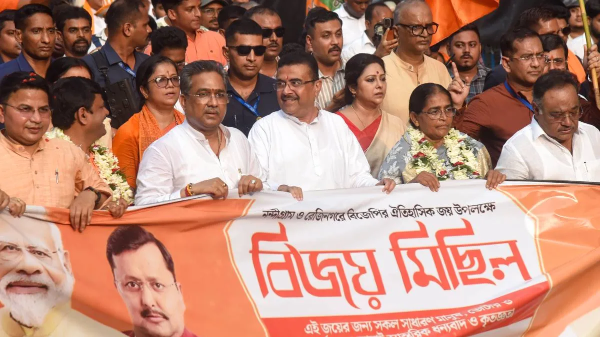 উপনির্বাচনে জয়ের পর পুরসভা দখলের লক্ষ্যে বিজেপি, কলকাতা-হাওড়ায় ‘ট্রিপল ইঞ্জিন’ সরকারের ডাক শুভেন্দুর