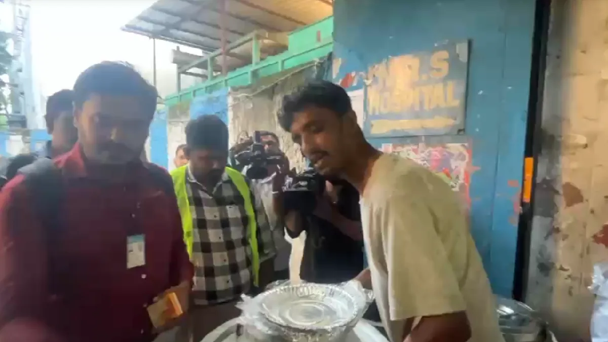 বিপদে ‘ভাইরাল রাজুদা’, বাদ গেল না একাধিক খাবার দোকান, কী ঘটল শিয়ালদহে?